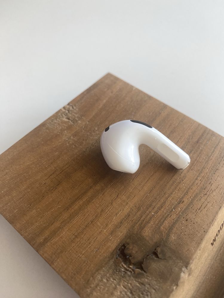Słuchawka Airpods 3 A2564 lewa- uszkodzona