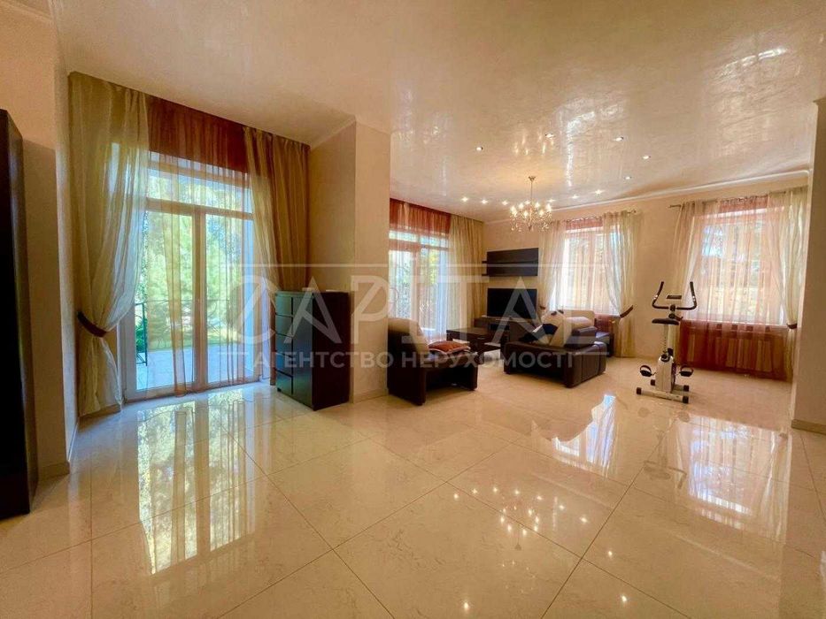 ВЕЛИЧНА РЕЗИДЕНЦІЯ біля води 420м2 — розкіш і приватність у Плютах