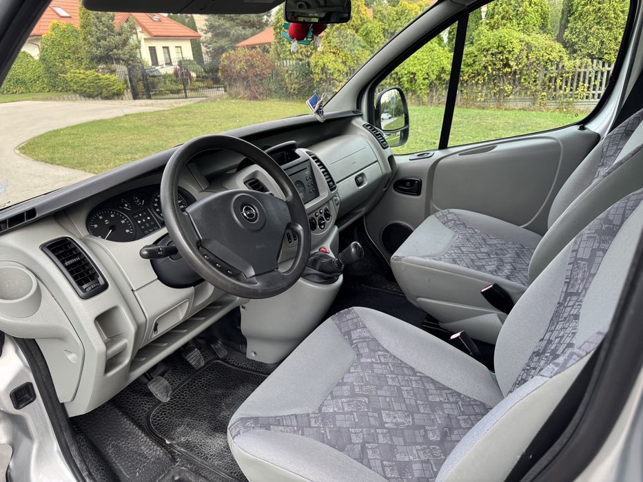 Opel Vivaro/Trafic 9 Os Klima 220 tys przebiegu Super Stan