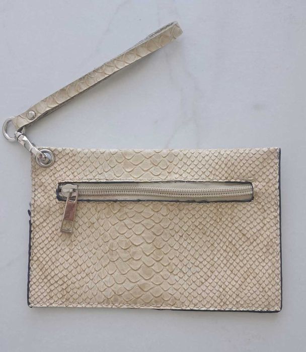 Bolsa / Carteira de Mão em Pele de Cobra Sintética