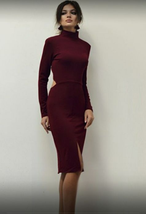 Продам платье с длинным рукавом