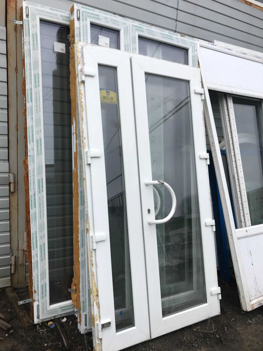 Двойные двери  входные металлопластиковые усиленные утепленные б\у