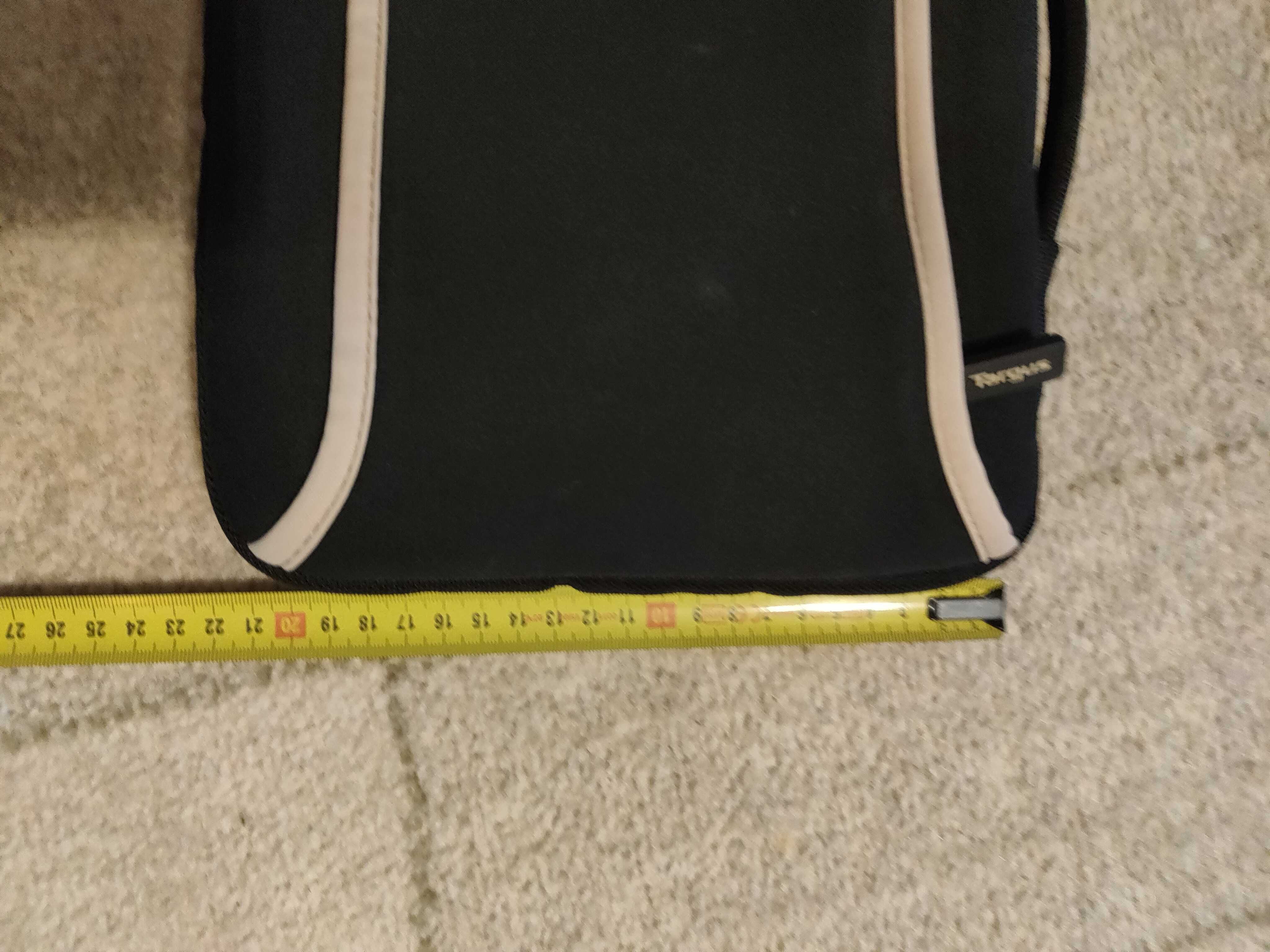 etui laptop, tablet TARGUS wymiary ok. 22x32 cm