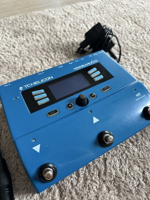 TC HELICON VoicePlay Live + Kabel Dap Audio XLR female / 2x XLR male