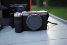 Aparat Sony A7C niski przebieg, stan idealny