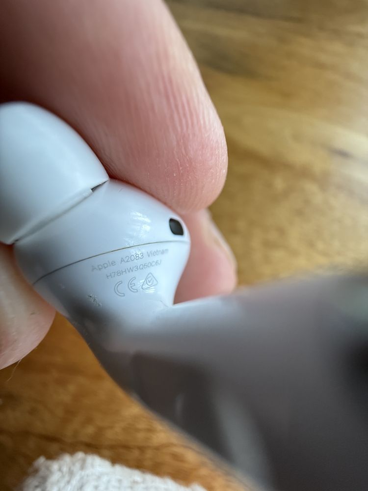 oryginalne apple AirPods Pro 1 + case USZKODZONE