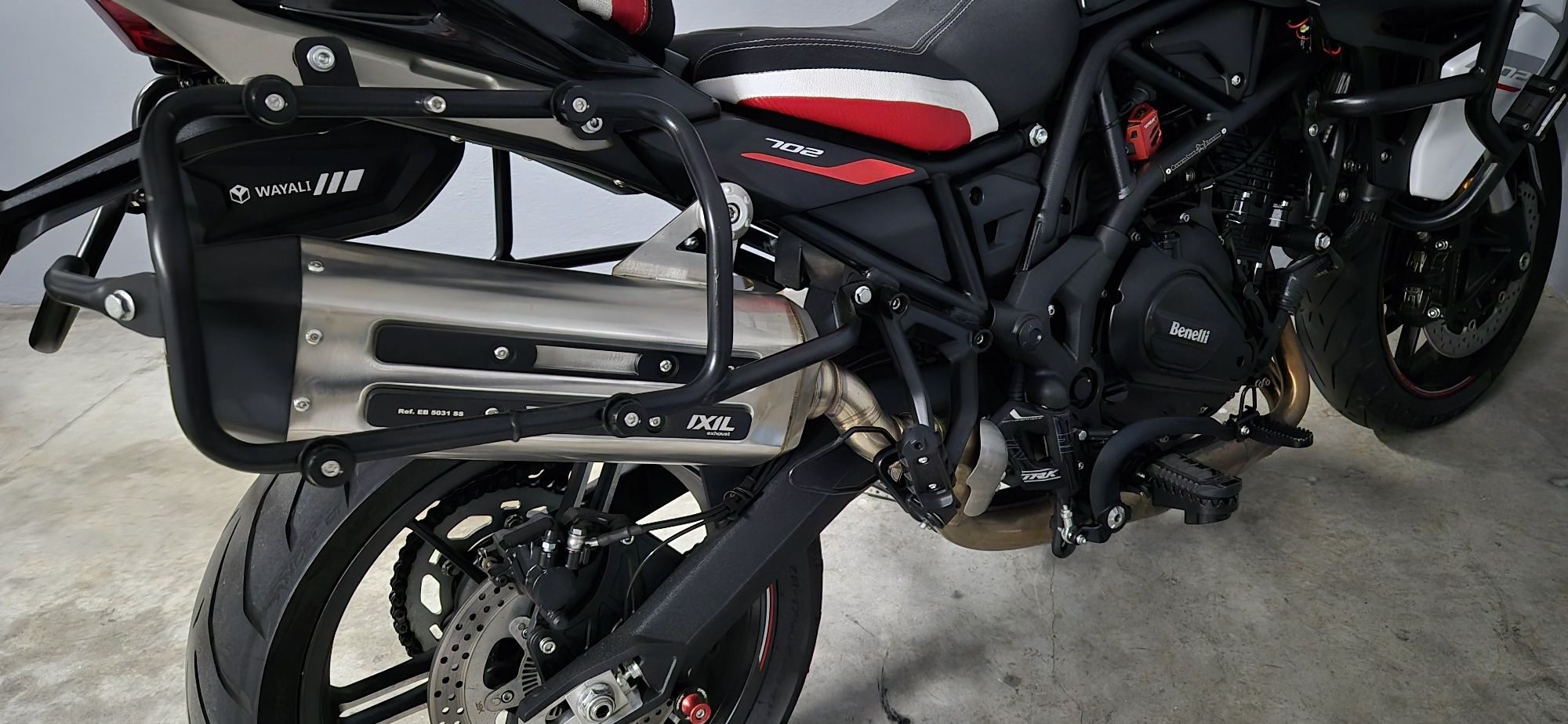Escape trk 702/ 702x