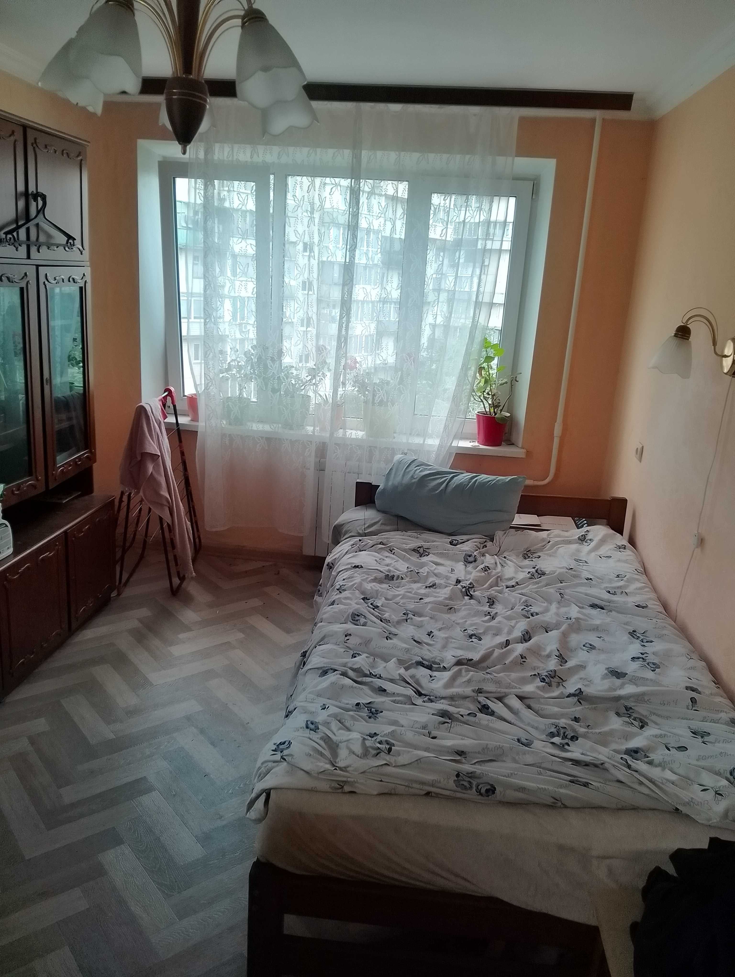 Продам трёхкомнатную квартиру на Оболони