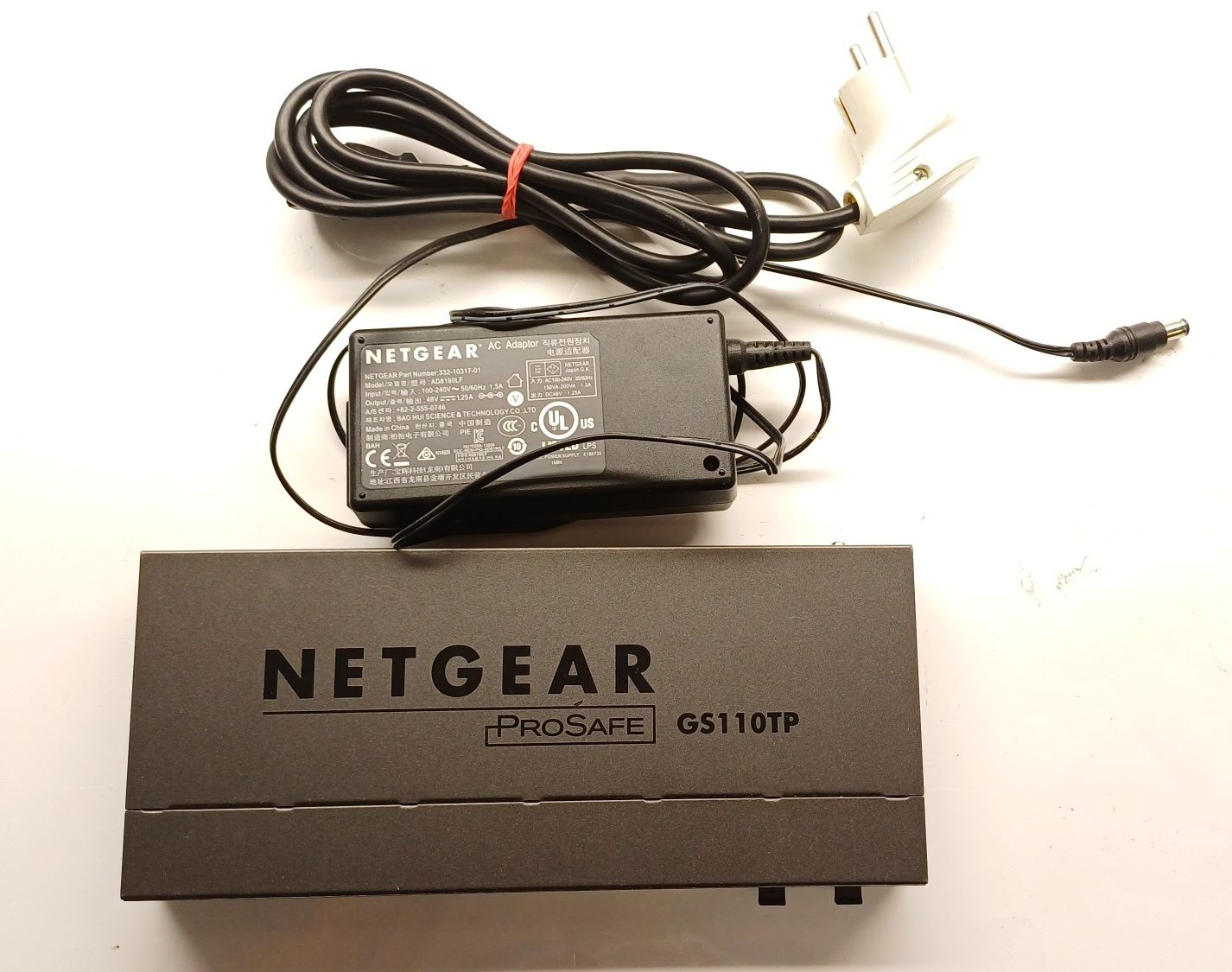 Світч Netgear ProSafe GS110TP