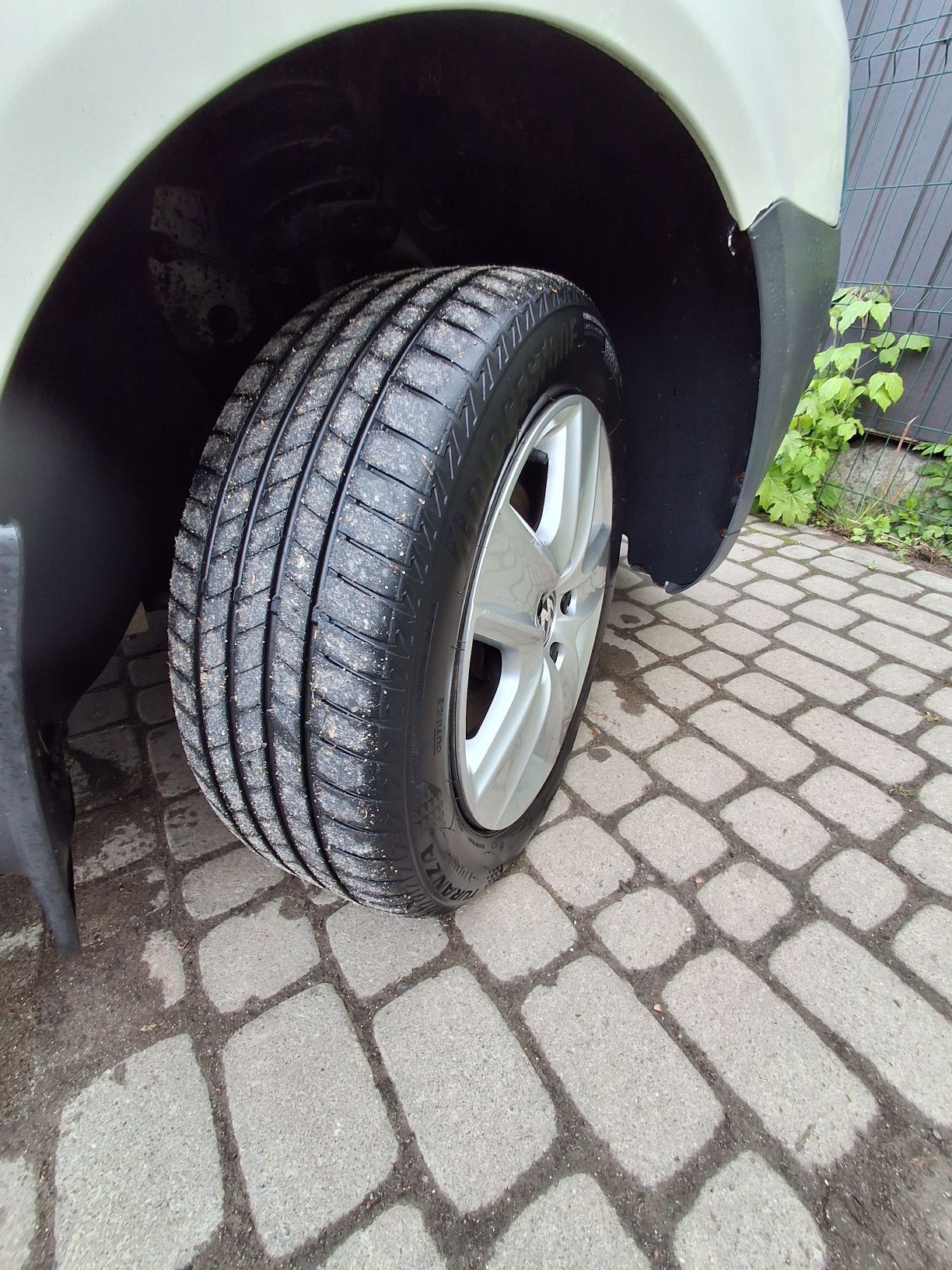 Продам надійний  автомобіль 1.9 тді
