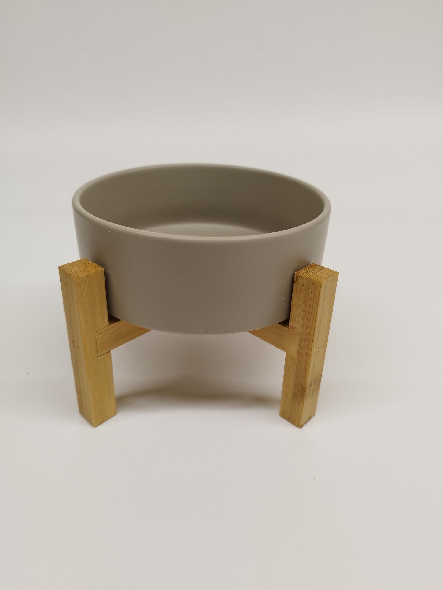 Ceramiczna miska dla zwierząt na stojaku