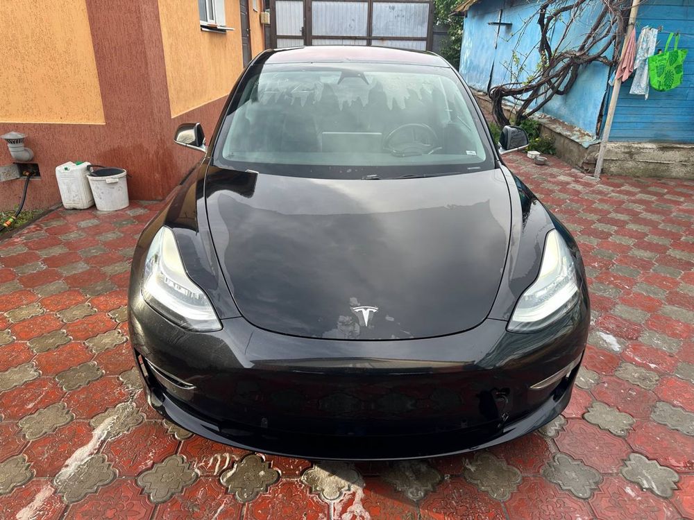 Разборка Tesla Model 3 запчастини