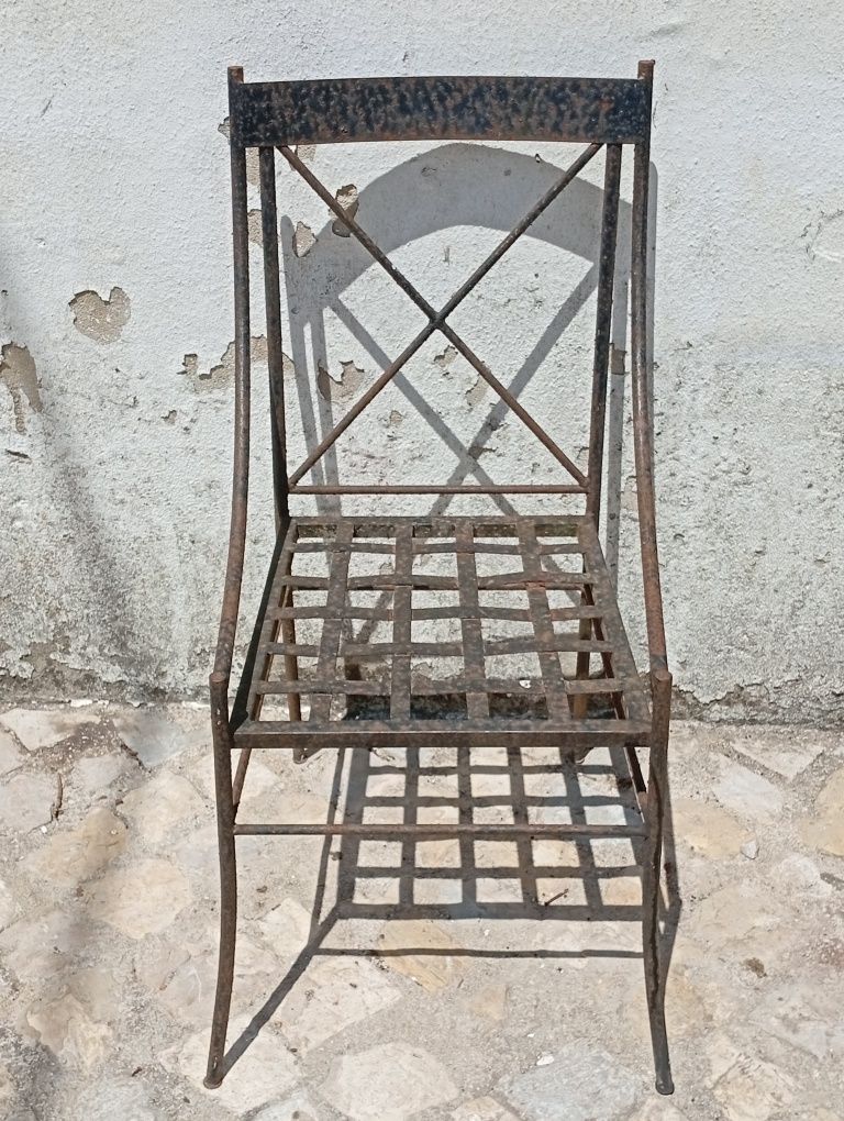 Cadeiras de jardim em ferro