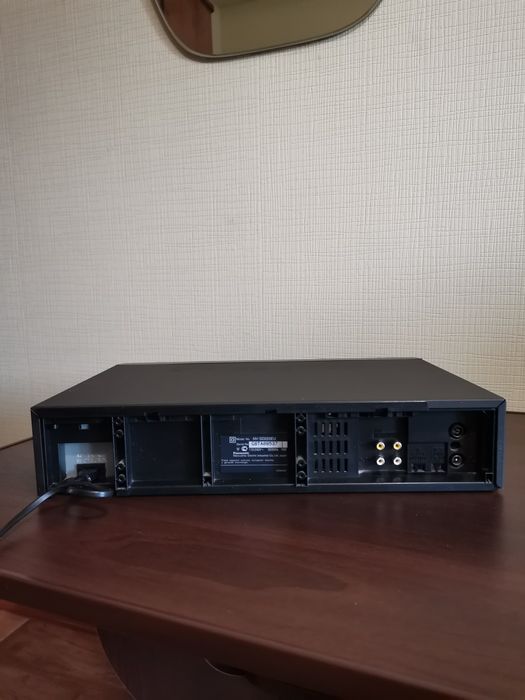 Видеомагнитофон PANASONIC NV-SD225EU