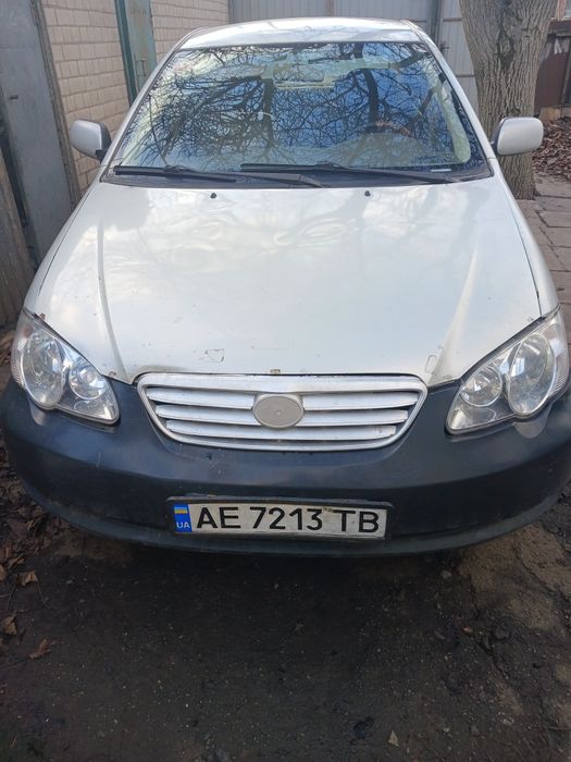 Автомобіль бад ф3