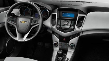 Chevrolet Cruze накладки торпедо Carbon Тюнинг консоли карбон