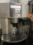 Ekspres do kawy DeLonghi magnifica automatic cappuccino.