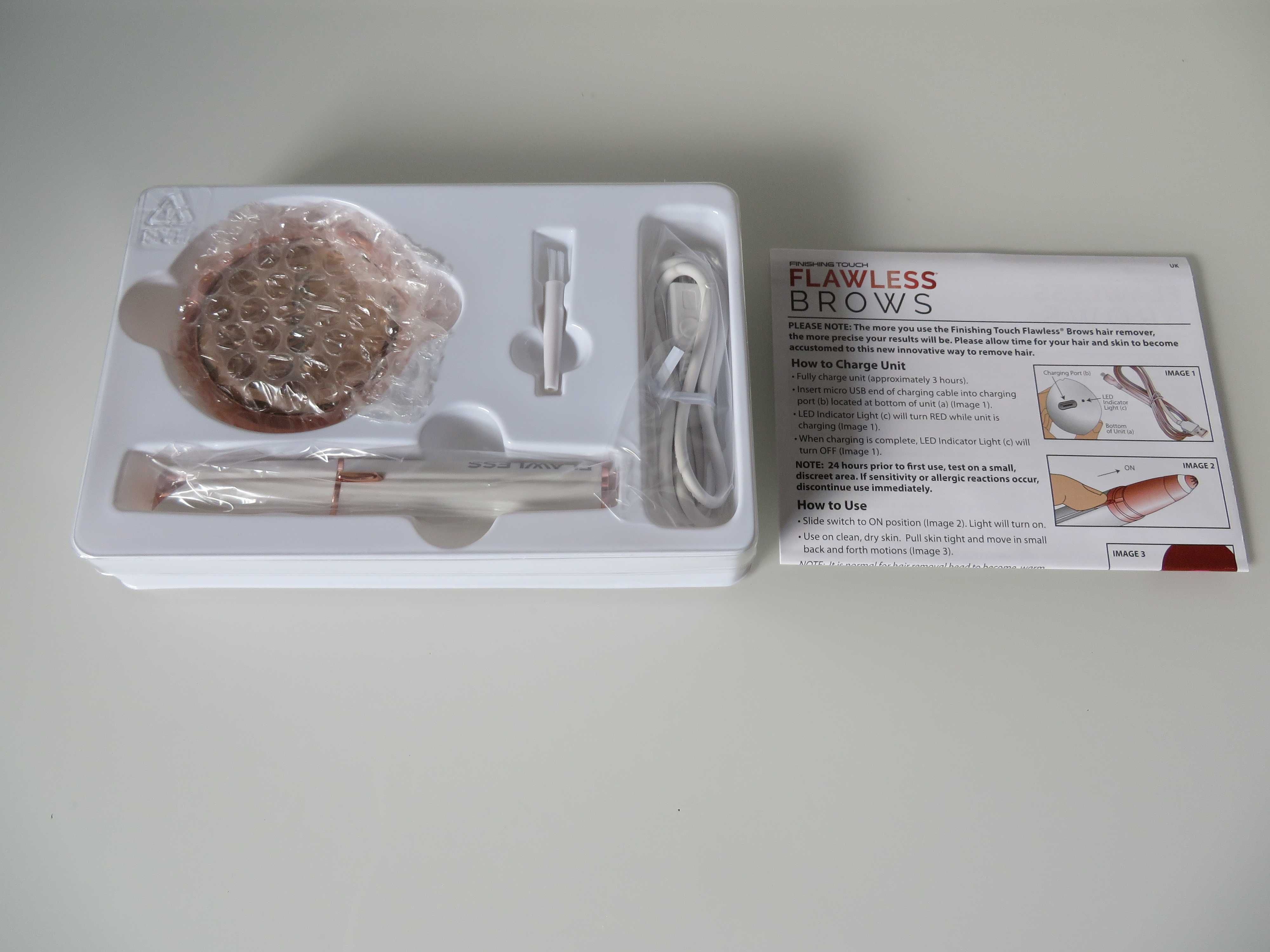 Depilator Trymer do brwi Finishing Touch Flawless Brows + Lusterko