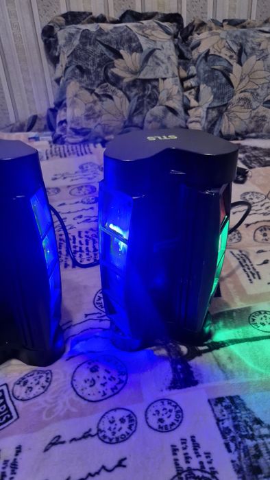 Продам два світлових прилада SPIDER stls