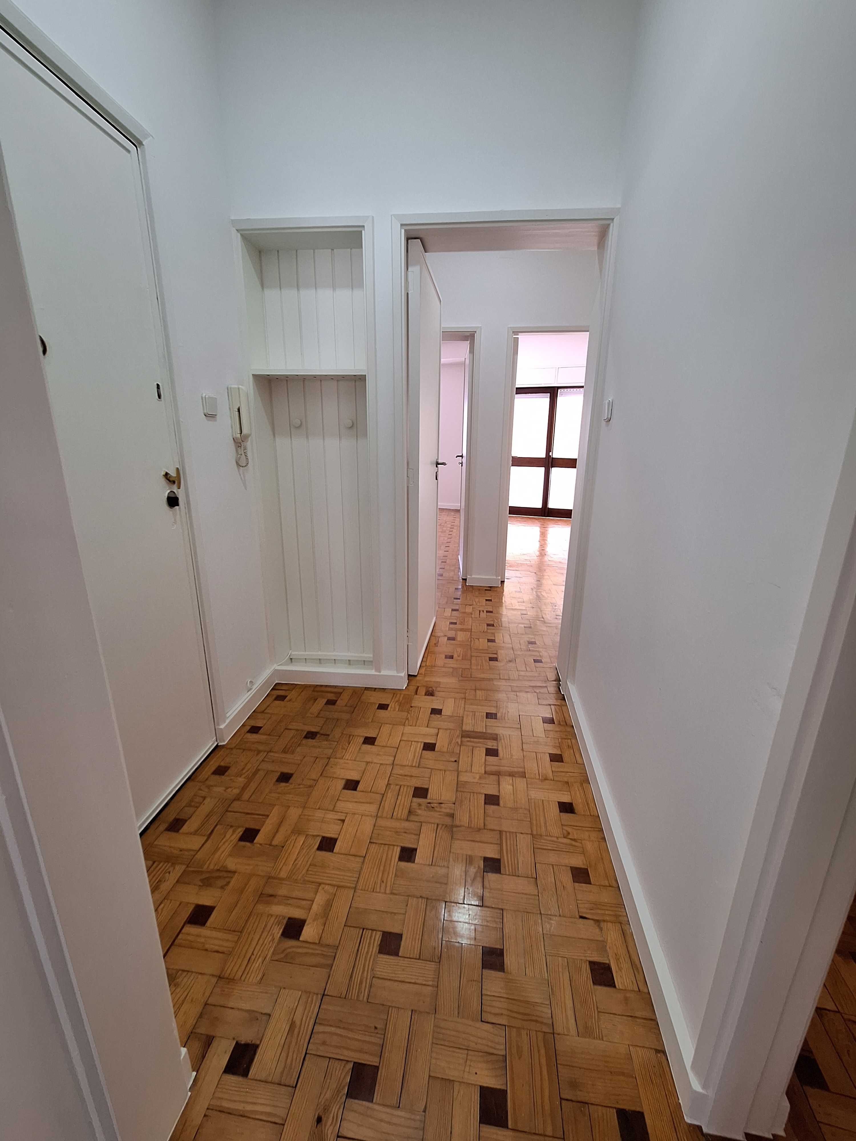 Aluguer de Apartamento T2+1  ao Jardim de Arca d' Água, Paranhos