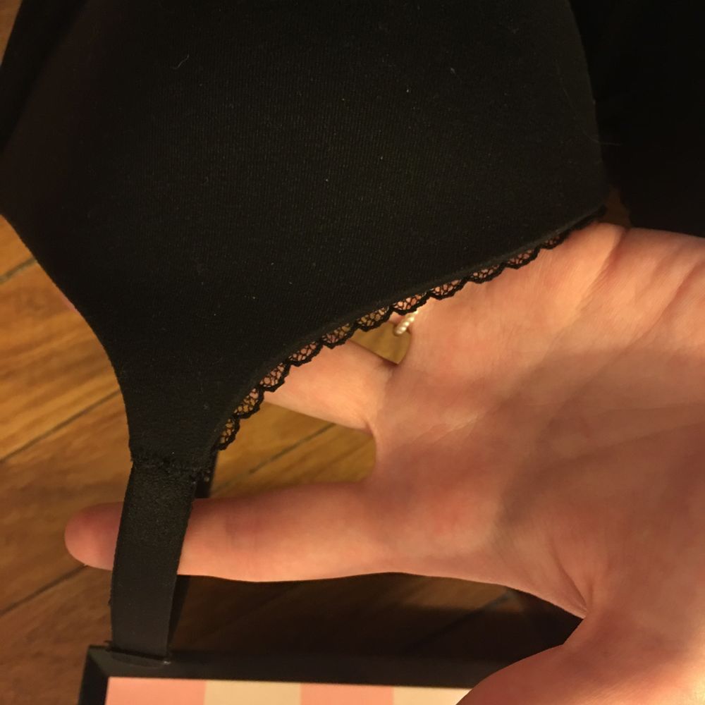 czarny stanik biustonosz victoria’s secret bez push up koronkowy 70 F