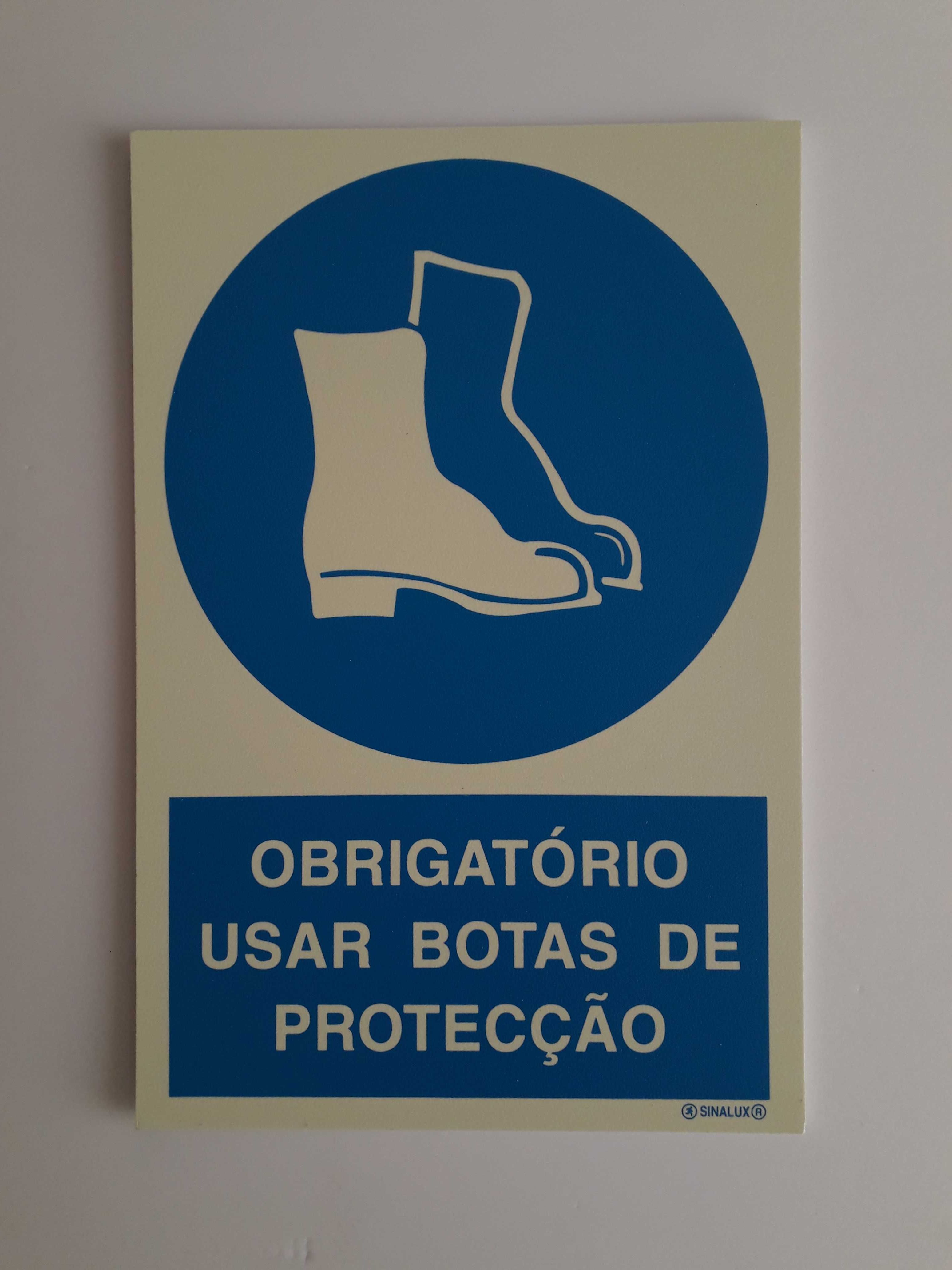 Placas de sinalização fotoluminescente NOVAS