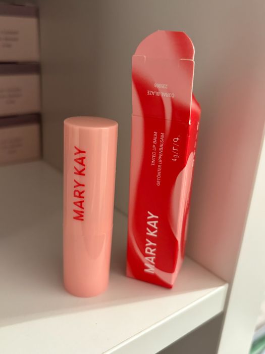 Koloryzujący Balsam do Ust Coral Blaze