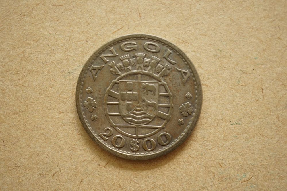 Moeda de Angola Portuguesa de 20 escudos - 1952