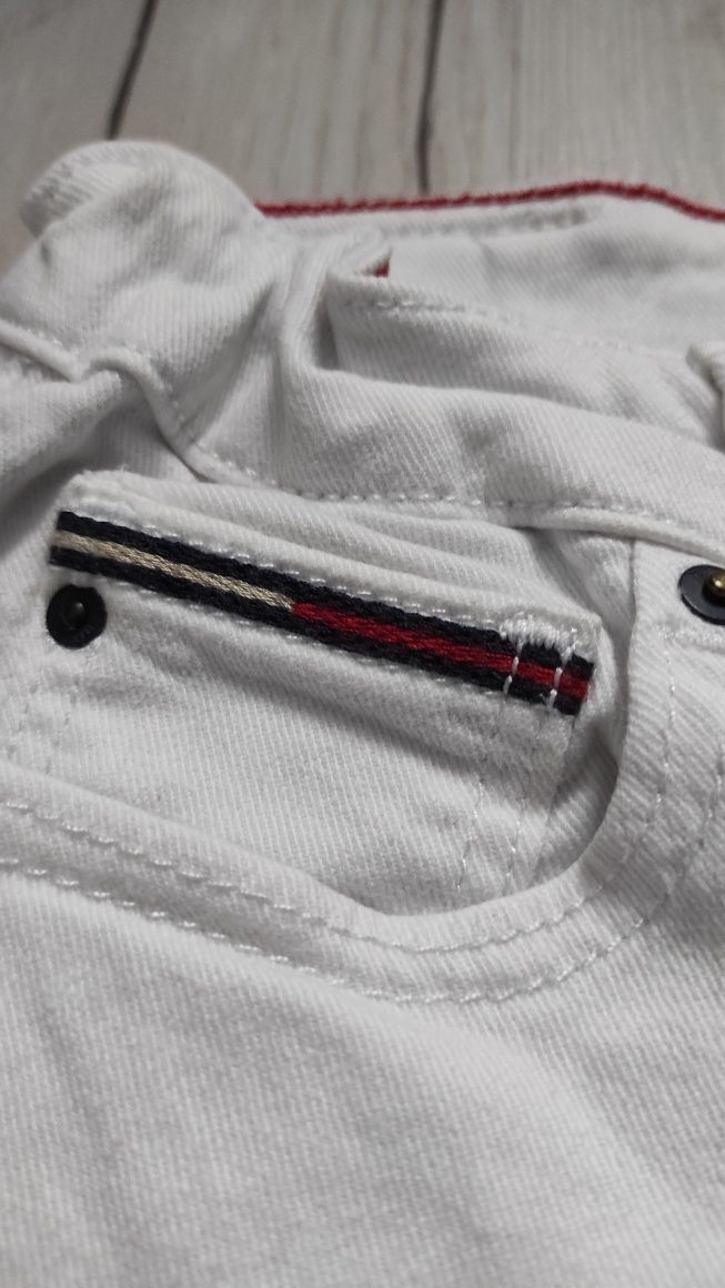 Spodnie jeansowe firmy Tommy Hilfiger rozmiar 7-8 lat