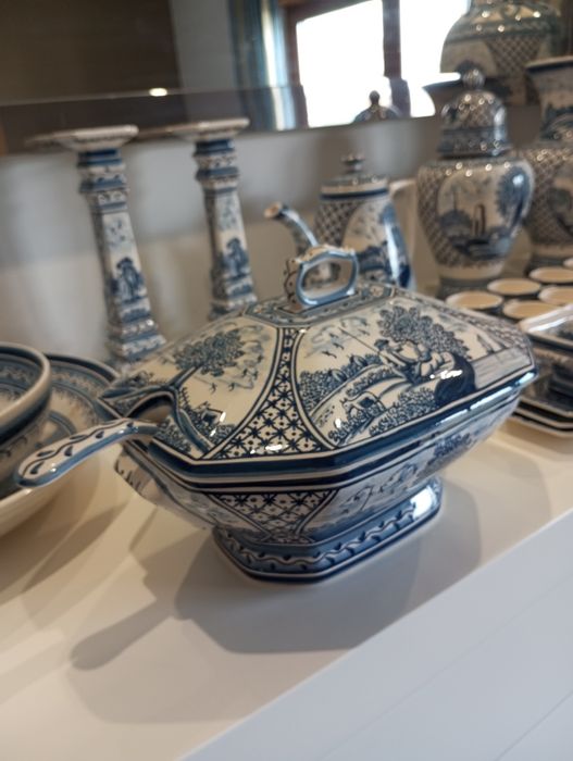 Serviço pintado á mão