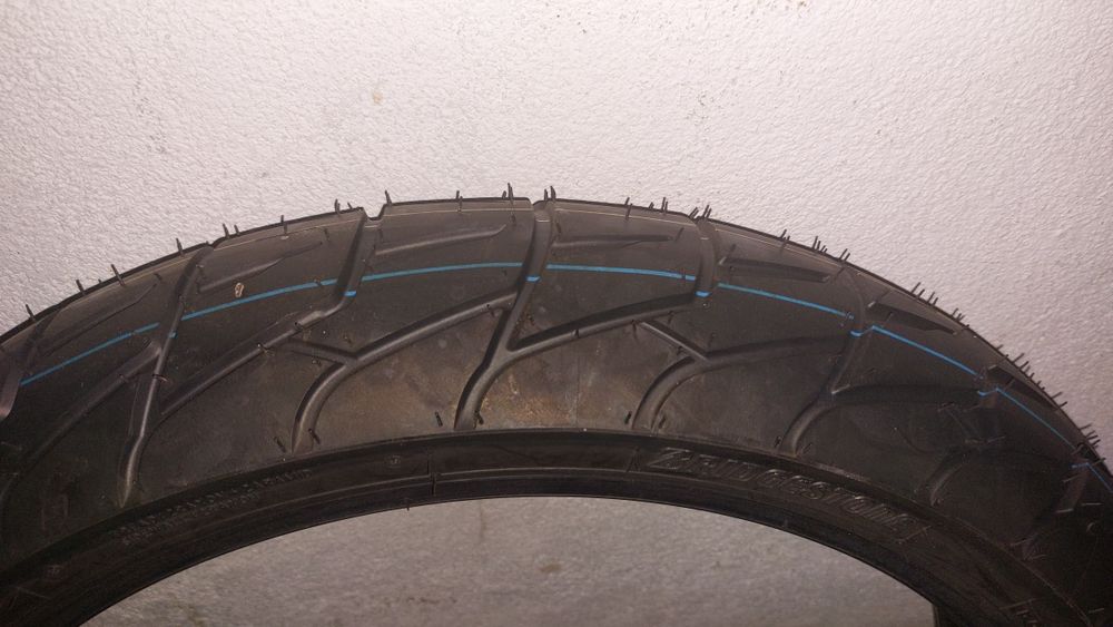 Pneu bridgestone moto