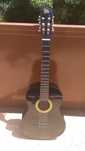 Guitarra preta cordas nylon
