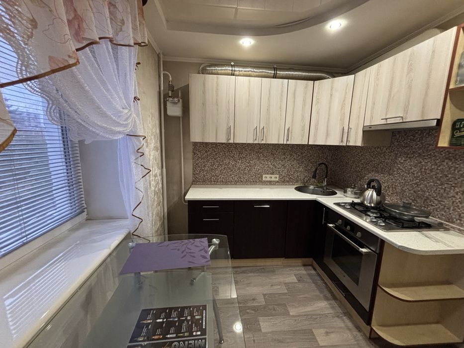 Квартира подобово , центр , площа