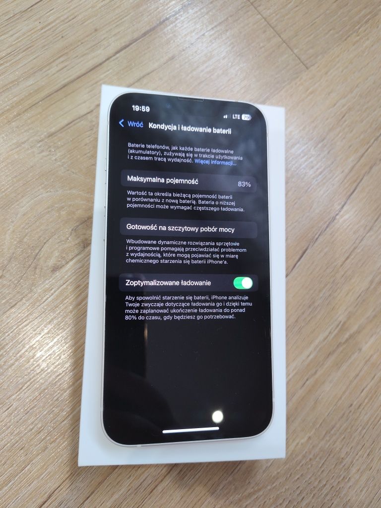 iPhone 13 128GB biały stan bdb pudełko etui