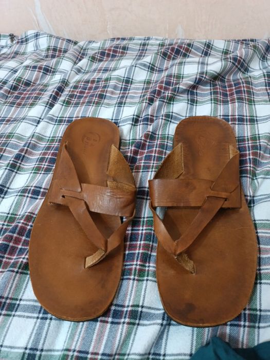 Bata- оригинальные шлепанцы