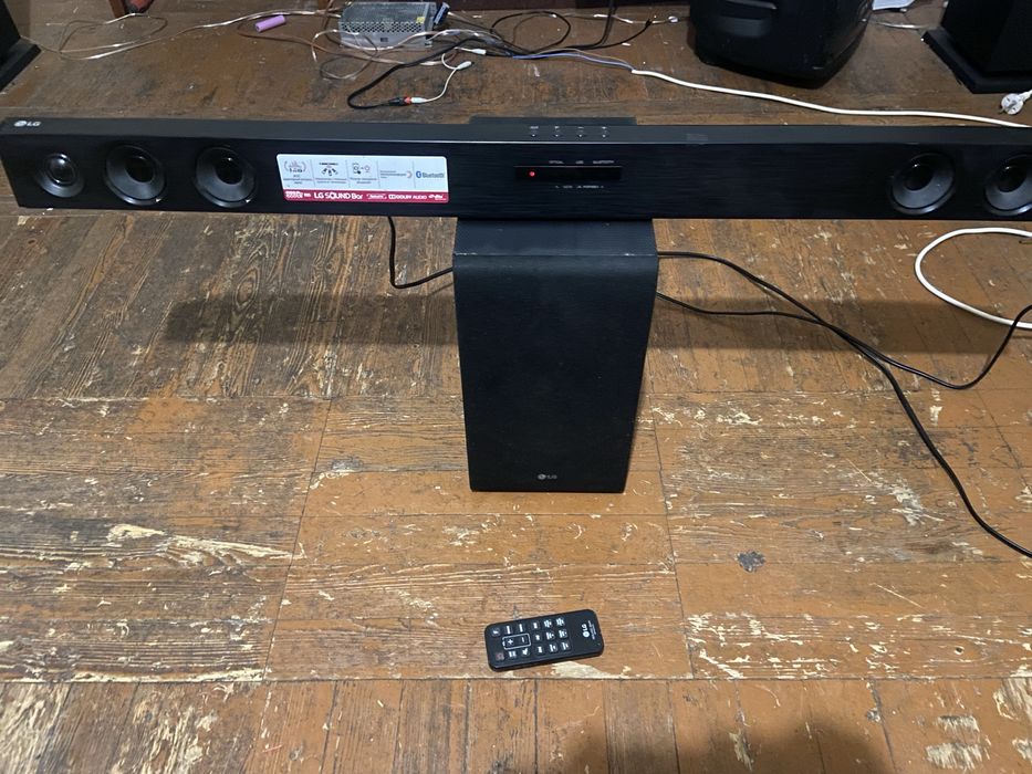 Акустична система саундбар LG SJ3