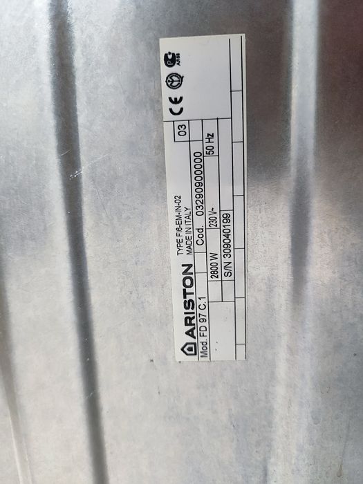 Духова шафа вбудована Ariston