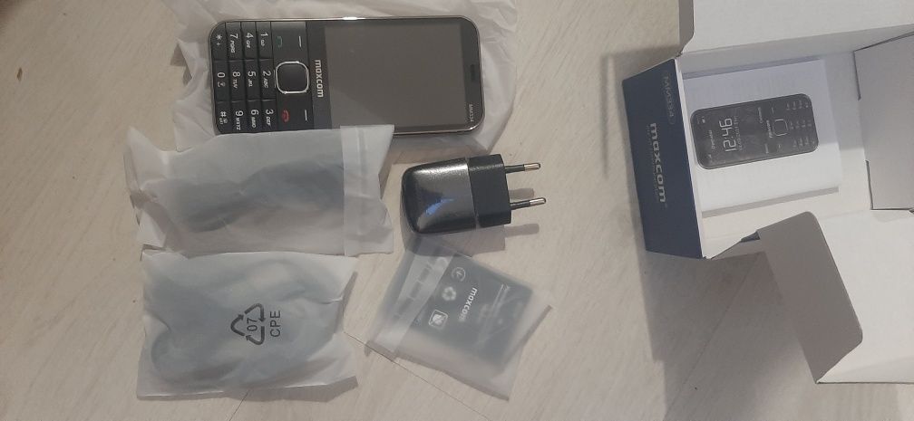 Telefon maxcom MM334