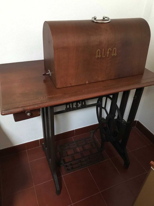 Máquina de Costura Vintage
