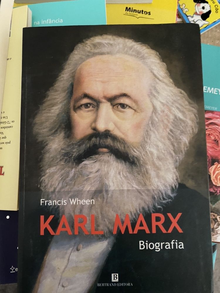 2 livros a família em primeiro lugar e Karl Marx