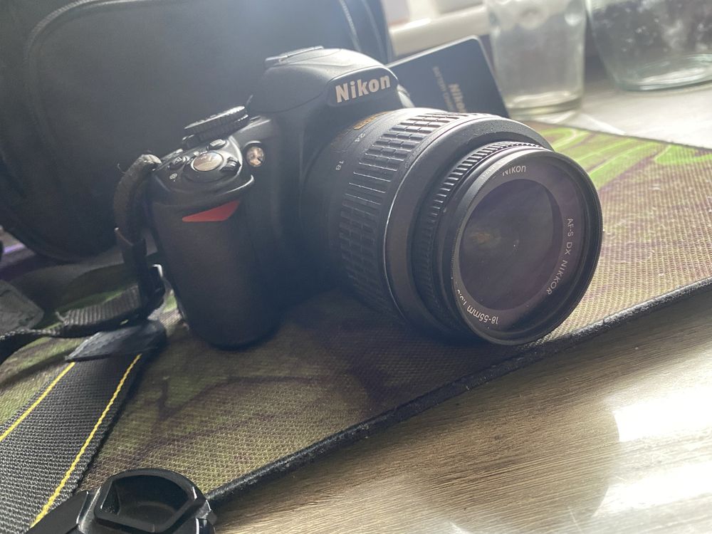 Nikon D3100 + obiektyw 18-55 mm + etui + ładowarka + karta SD