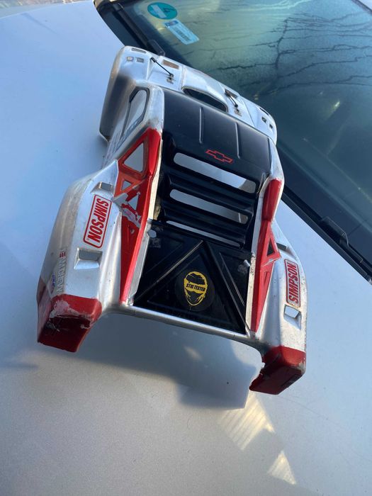 RC Traxxas Slash, short course - karoseria Chevrolet