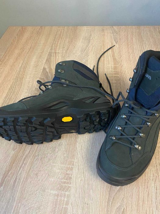 НОВІ черевики LOWA