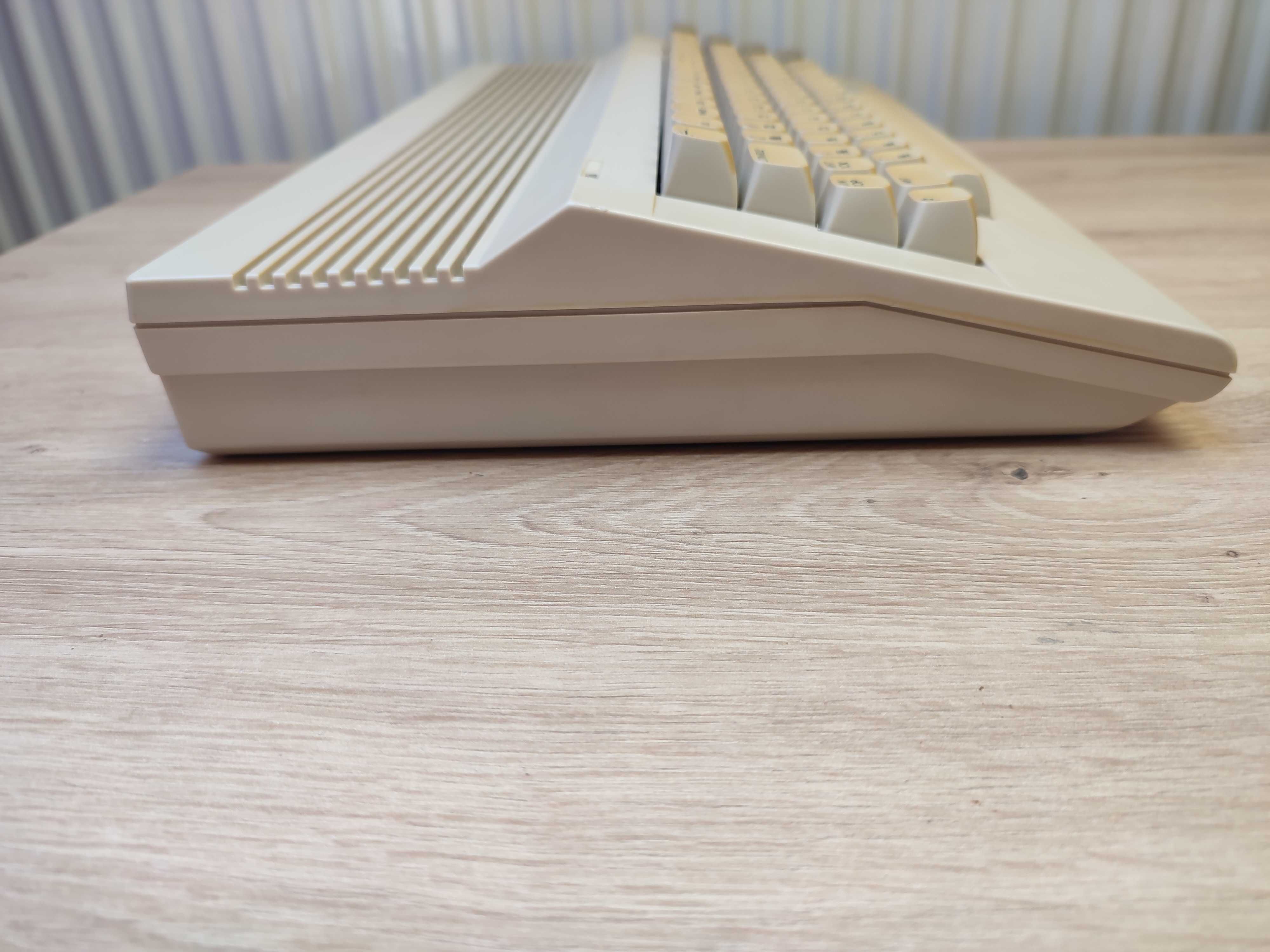 Commodore C64 kompletny zestaw plomba gry kartridż tapecart joystick
