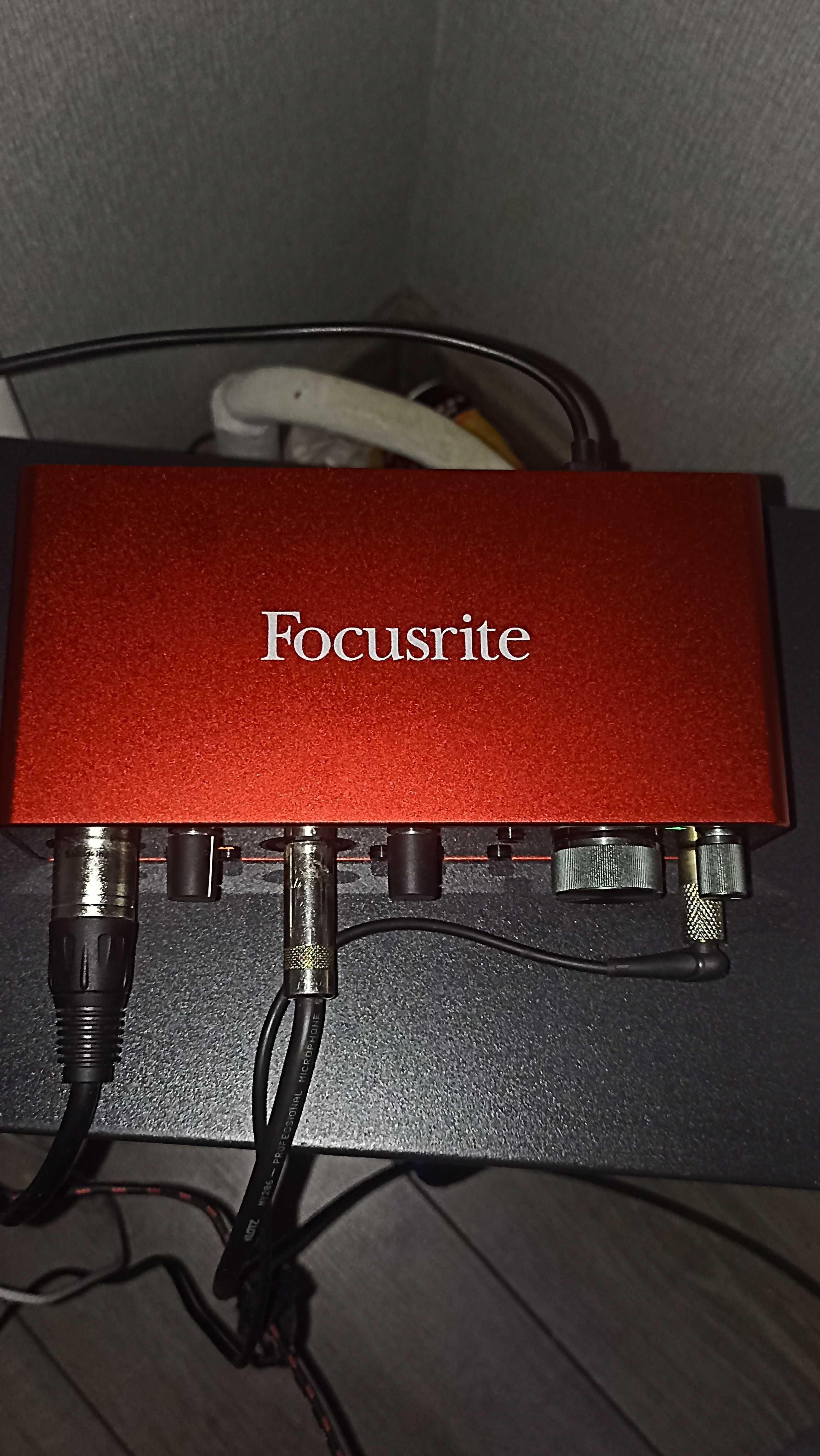 Focusrite Scarlett 2i2 3rd Gen в идеальном состоянии