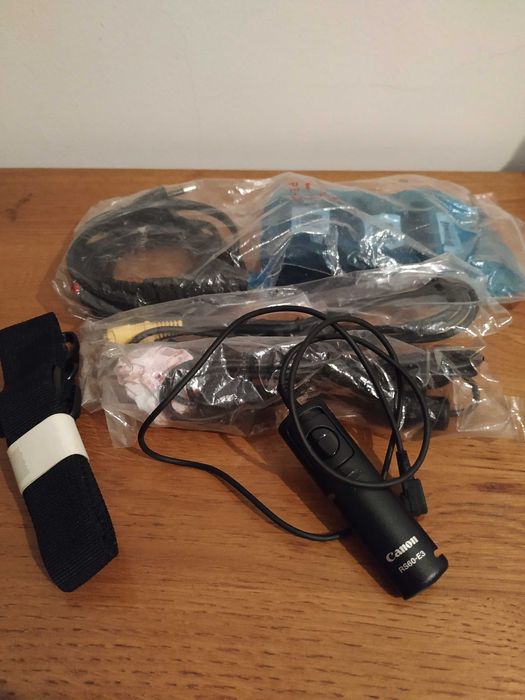 Canon EOS 1000D + 2 Objetivas