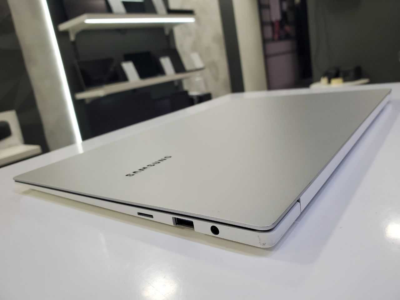 Ноутбук Samsung Galaxy Book Pro Intel Core i7-1165G7/16Gb/1Tb SSD