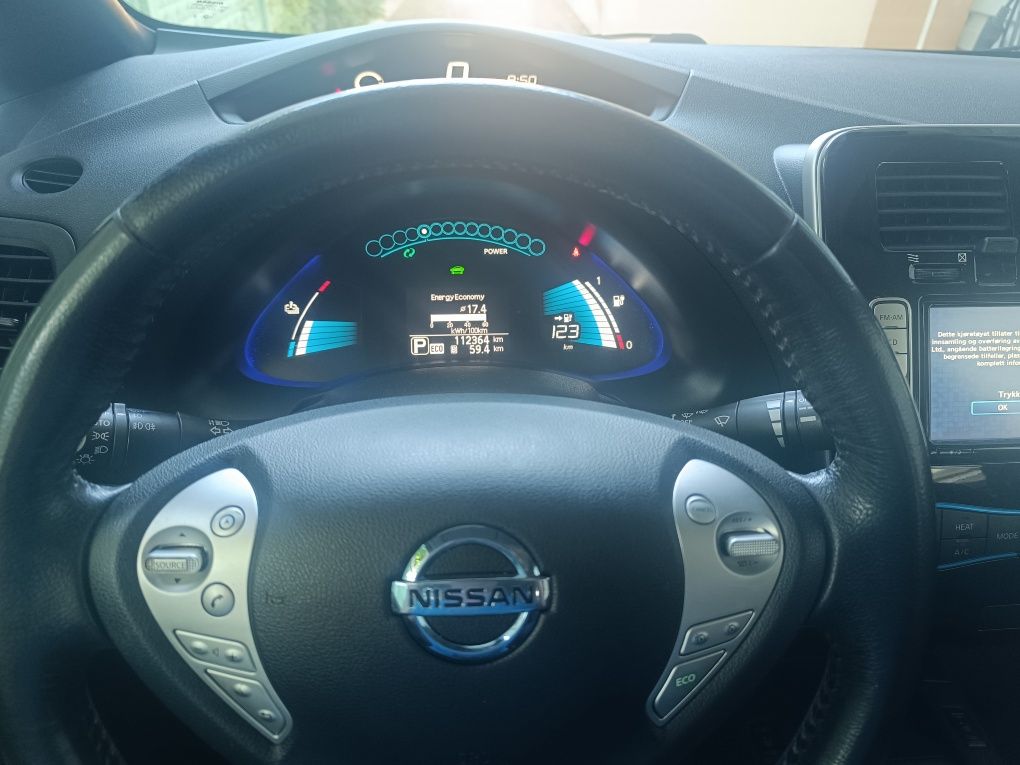 Nissan leaf 24 kw 11/12  2014 рв