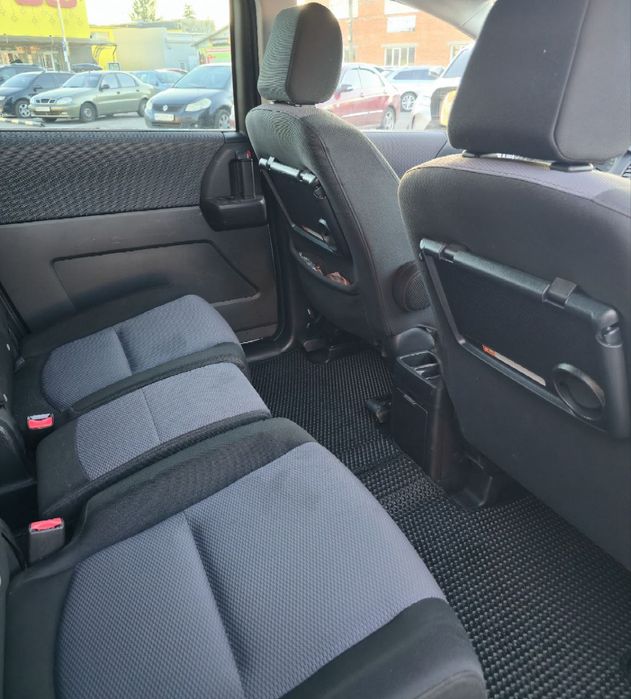 Мазда 5 2006 року з 2.0 дизельним двигуном