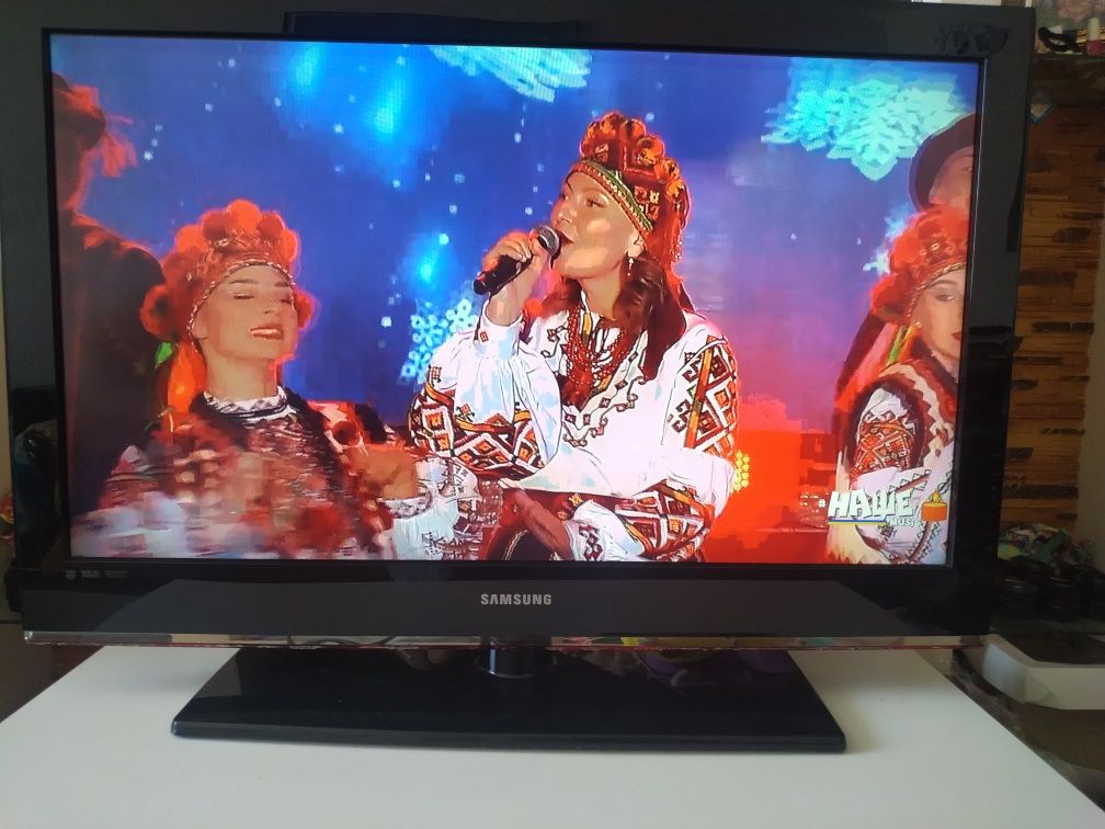Телевізор Samsung 37дюймів юсб хдмі